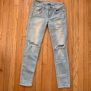 American Eagle Ripped Skinny Jeans Size 4